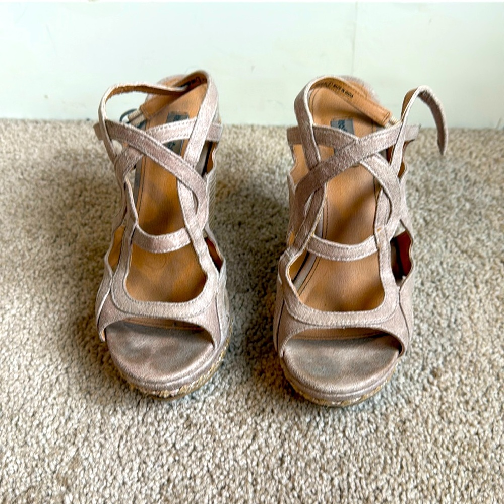 Not Rated Brown Wedges like new!